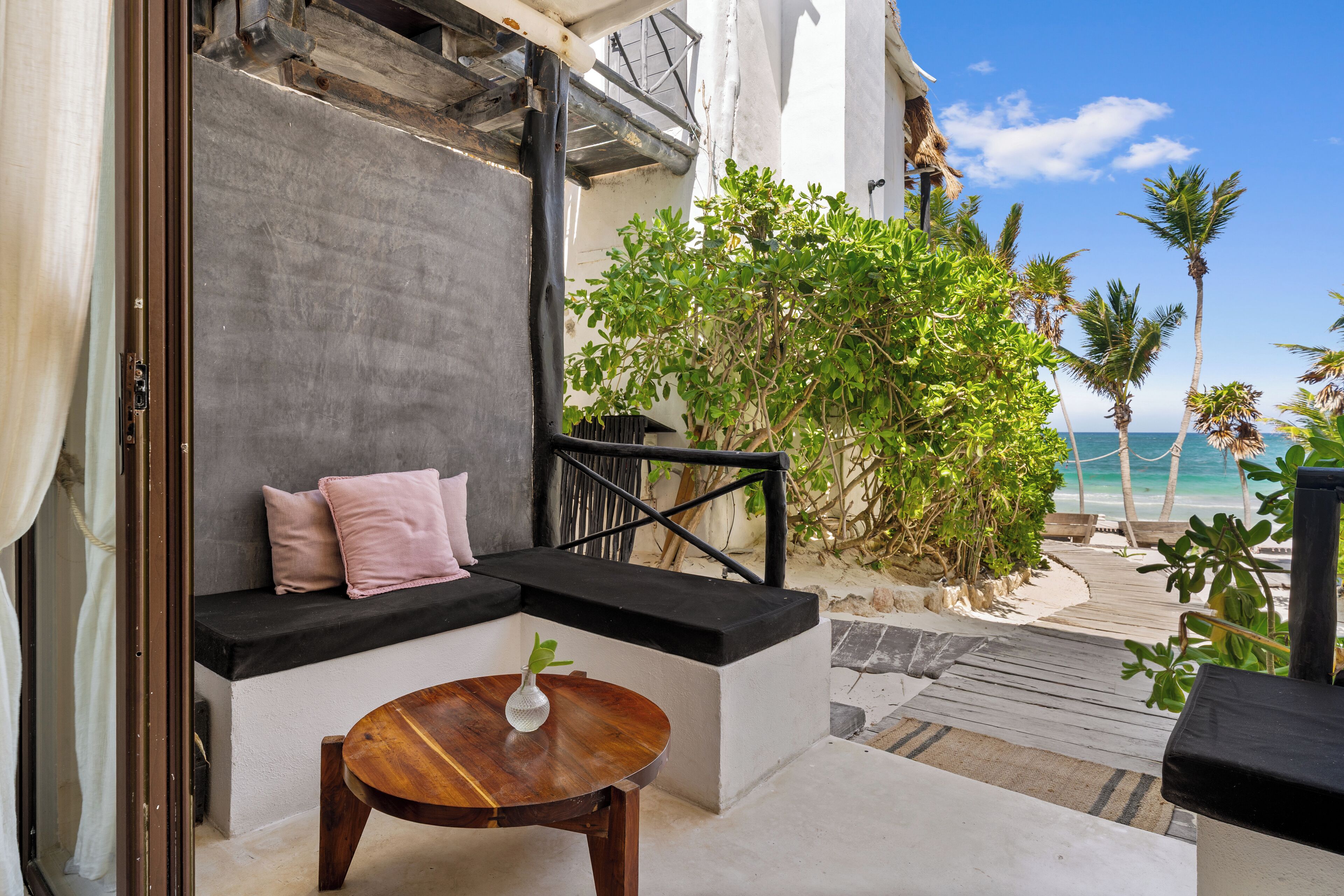 OCEANVIEW SUITE WITH TERRACE | Sacada