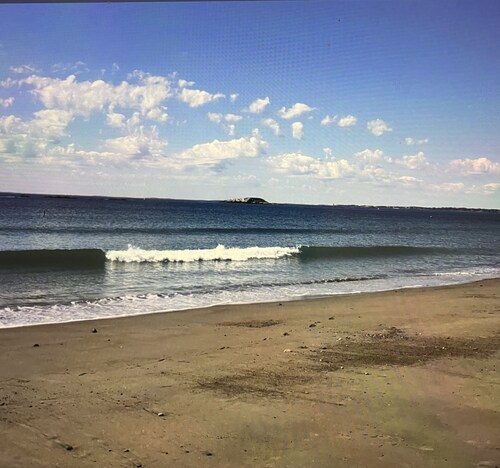 OLD TOWN CHARM.  
Sleeps 4- 2 bedrooms - 2.5 baths