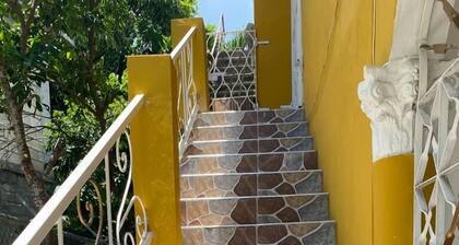 RUNTINGS HIDEAWAY STAY NOMPREL ROAD NEGRIL