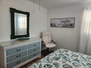 2 chambres, bureau, fer et planche à repasser, Wi-Fi gratuit