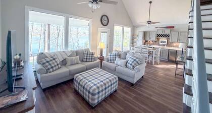 Old Hickory Hideaway Lakehouse in Lebanon, TN