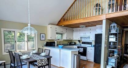 Oceanfront Cottage with Fire Pit & Stunning Views, beach access!
