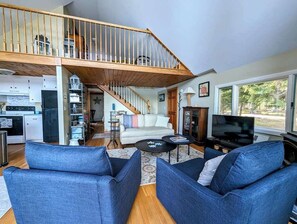 テレビ、書斎 / ワークスペース