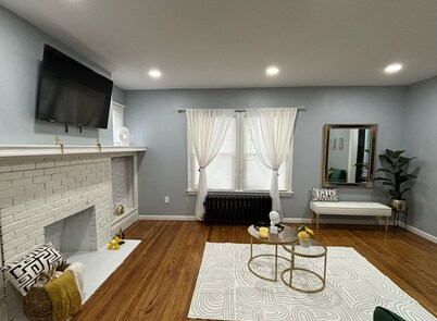 2 Bedroom-near Hospitals, Six Flag, Big E