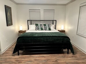 3 bedrooms, desk, iron/ironing board, free WiFi