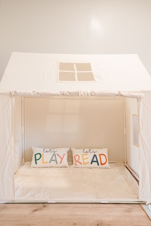 5 bedrooms, iron/ironing board, travel crib, free WiFi