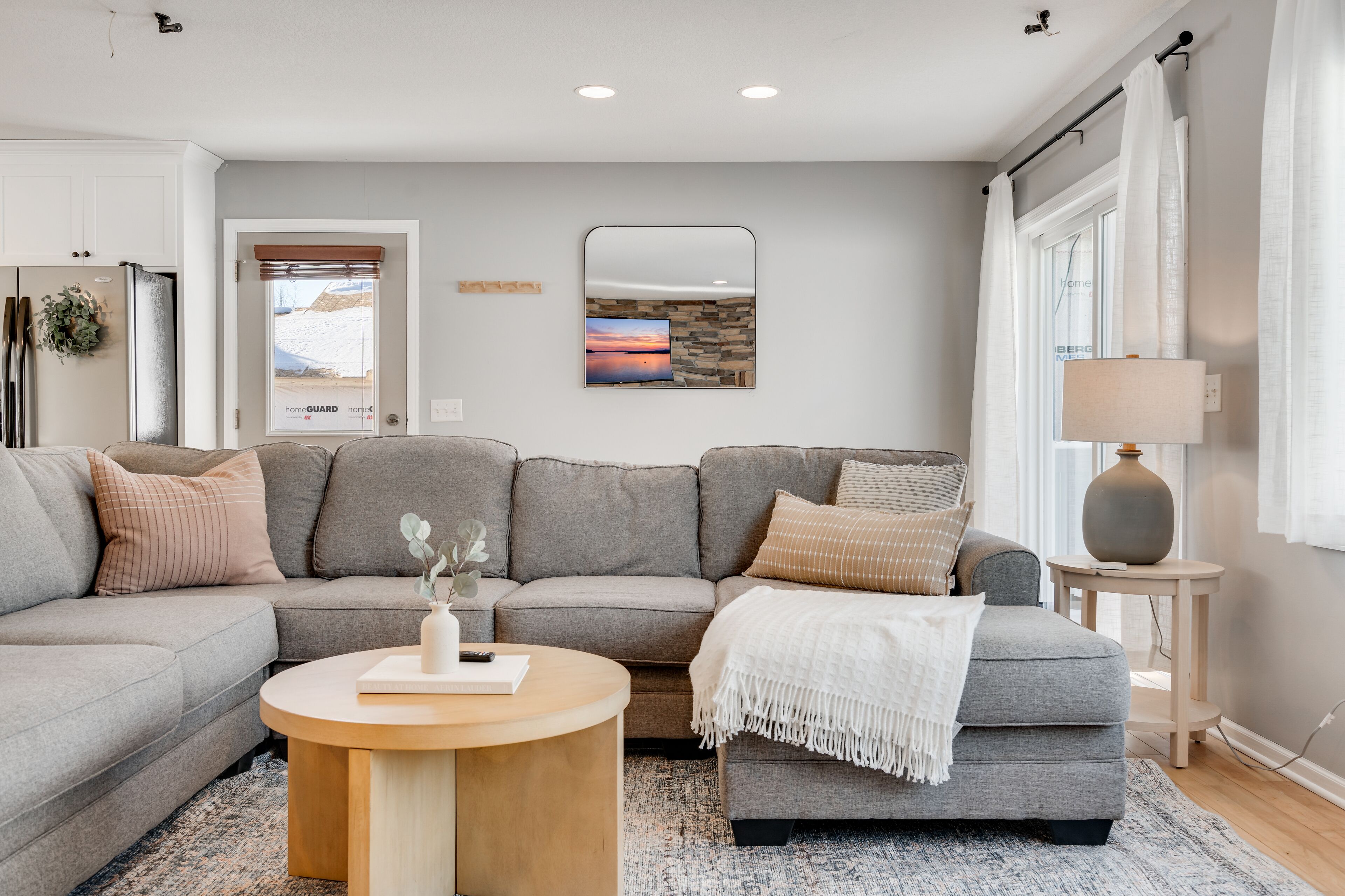 Smart TV, chimenea y futbolito 