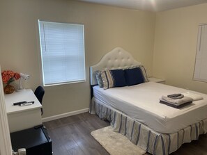 2 soverom, strykejern/-brett, wi-fi (inkludert) og sengetøy