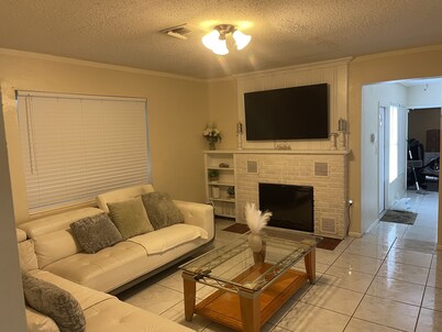 2 Bedroom House, Ideal for a Family