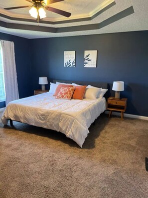 3 bedrooms, desk, iron/ironing board, travel crib