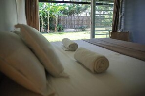 5 bedrooms, iron/ironing board, WiFi, bed sheets - Central 270m² 15p + Wifi Parking (Papeete)