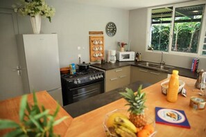 Private kitchen - Central 270m² 15p + Wifi Parking (Papeete)
