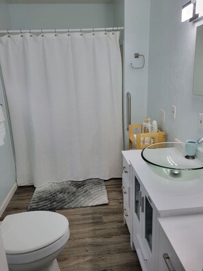 Hair dryer - 3BR • Yard • A/C • Near Downtown (Baker City)