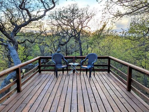 Treehouse Hideaway - Your Home Away from Home