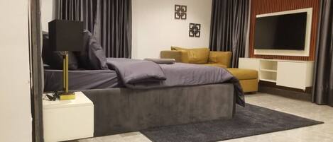 2 bedrooms, iron/ironing board, free WiFi, bed sheets