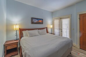 ファミリー コンドミニアム | 2 室のベッドルーム、エジプト綿のシーツ、高級寝具、低反発ベッド