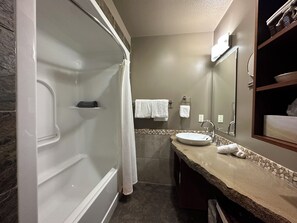 Family Condo | Bathroom | Combined shower/tub, free toiletries, hair dryer, towels - Mountain Retreat - Pool - Hot Tub - Spa (Canmore)