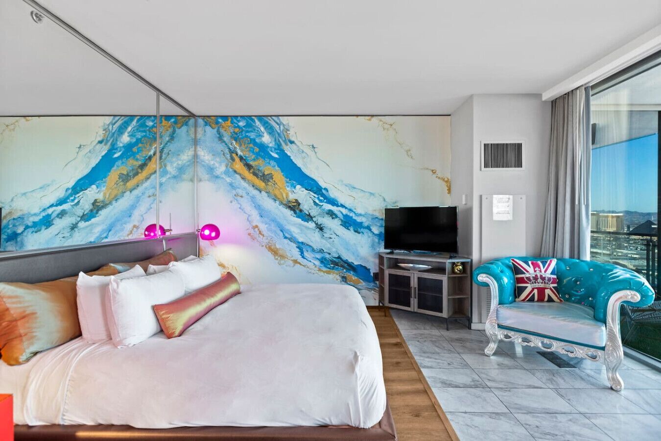 1 bedroom, desk, iron/ironing board, WiFi