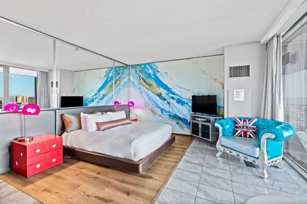 1 bedroom, desk, iron/ironing board, WiFi