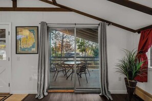 Unclassified image, 2 of 28, button