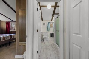 Unclassified image, 4 of 28, button