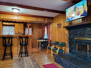 Interior - Cozy cabin ideal for friends, and families! Great location!   (Big Bear)