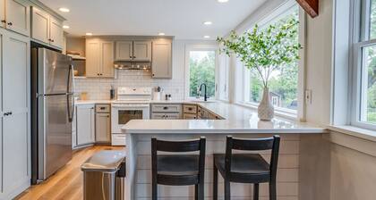 Hermann Wiemer Guest House w/ Lakeview & Fire pit