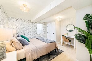 5 bedrooms, desk, iron/ironing board, travel cot