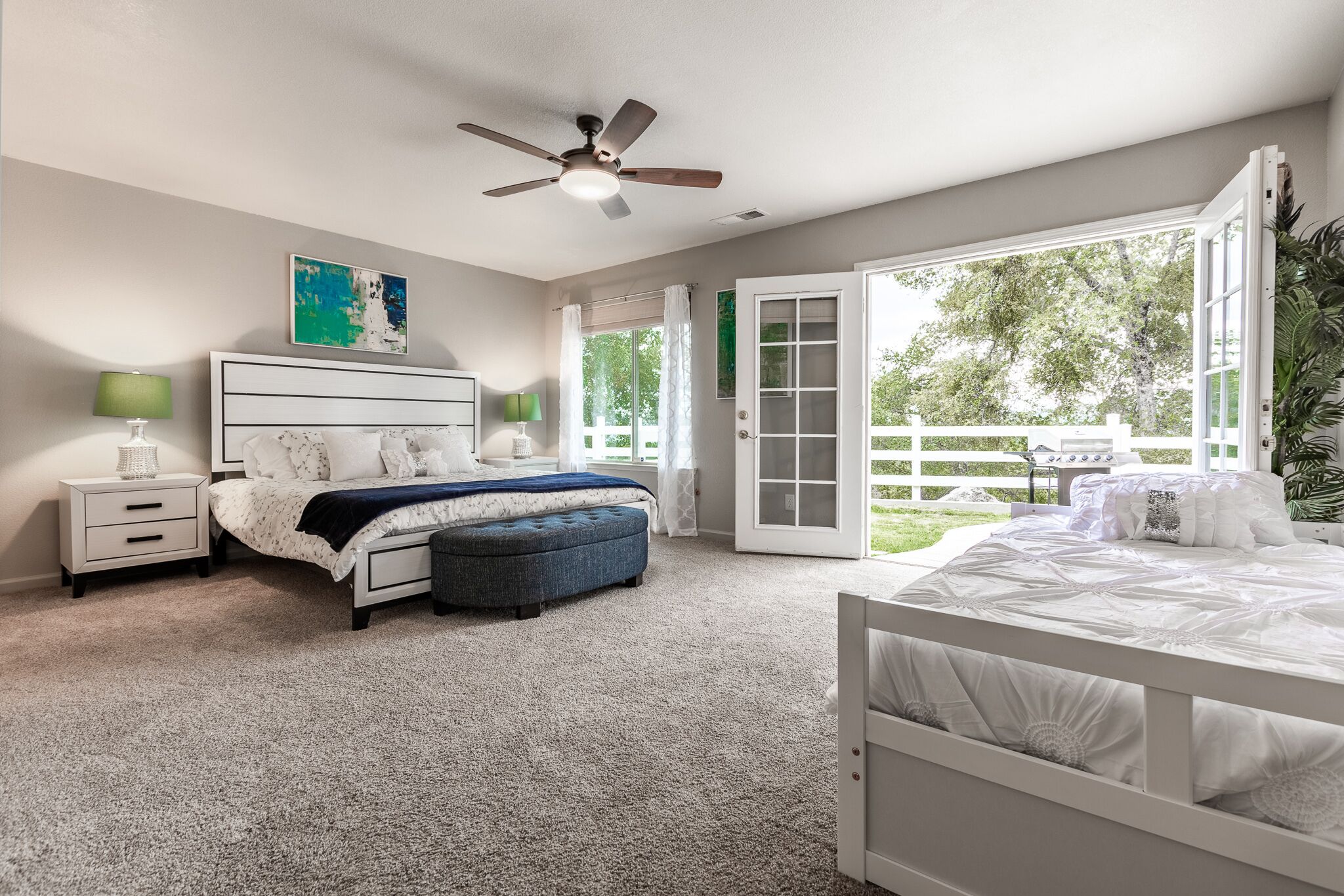 3 chambres, fer et planche à repasser, Wi-Fi, draps fournis