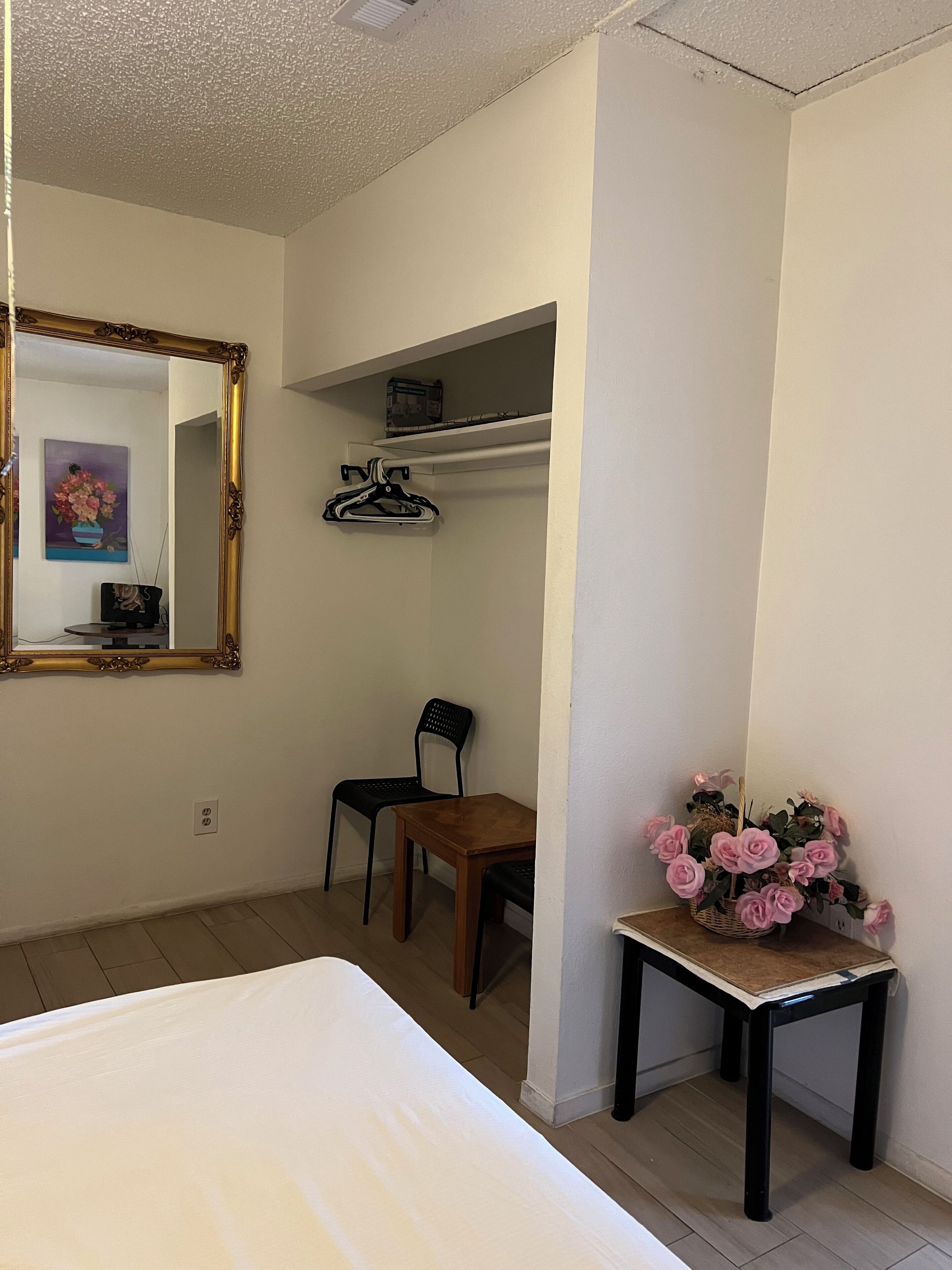 3 室のベッドルーム、アイロン / アイロン台、WiFi (無料)