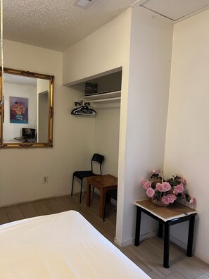 3 bedrooms, iron/ironing board, free WiFi