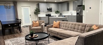 Cozy Cascade Nook - 2 bedroom basement apartment