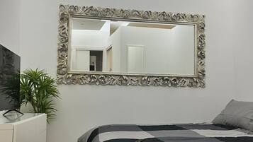 1 bedroom, bed sheets