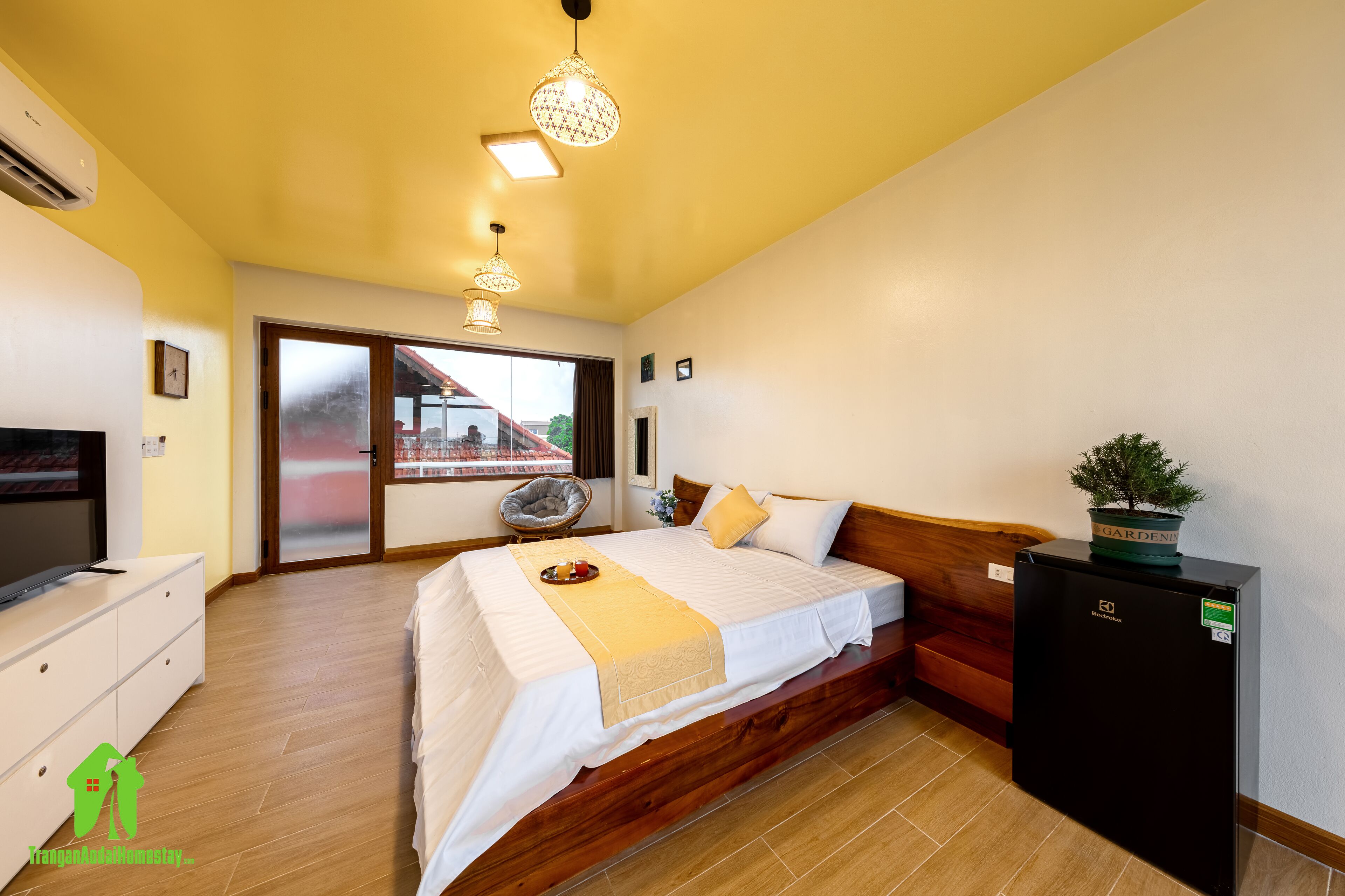 Deluxe Double Room | Pillow-top beds, desk, laptop workspace, blackout curtains
