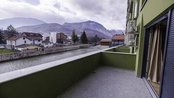 Family Room | Balcony