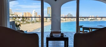 LA CASA DE LOS ARCOS