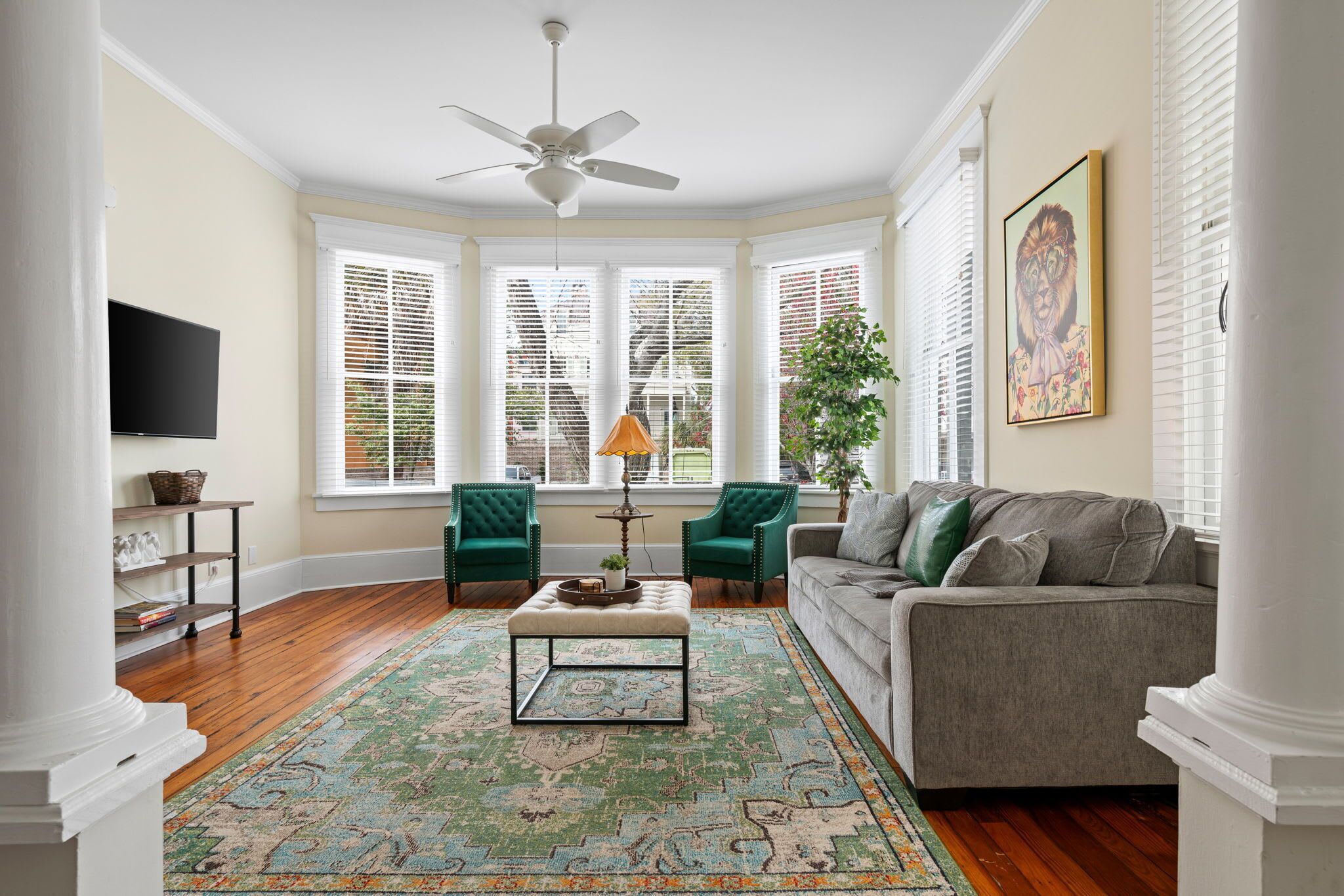 Télévision, cheminée