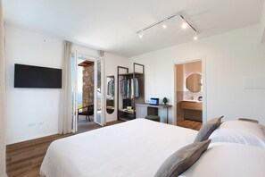 4 Schlafzimmer, Schreibtisch, schallisolierte Zimmer