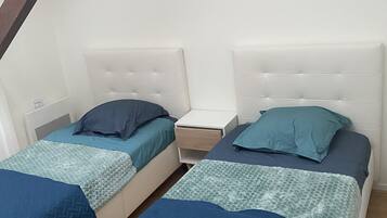 2 bedrooms, iron/ironing board, WiFi, bed sheets