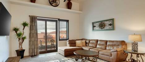 Een televisie, een stereo en een kantoor