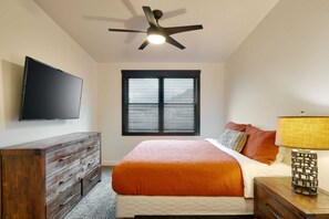 2 chambres, fer et planche à repasser, Wi-Fi, draps fournis