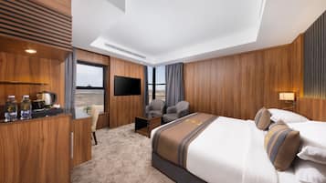 Superior Studio Suite | Premium bedding, pillowtop beds, in-room safe, desk