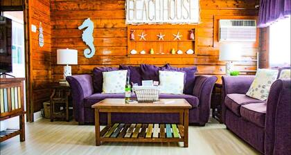 Sea Bright Beach House Sleeps 6 Perfect for a Family with little ones!