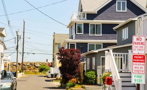 Exterior - Sea Bright Beach House Sleeps 6 Perfect for a Family with little ones! (Sea Bright)