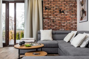 Smart TV, video games, books - Escape to the luxury of Villa Wola (Kraków)