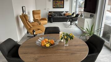 Fernseher, Stereoanlage