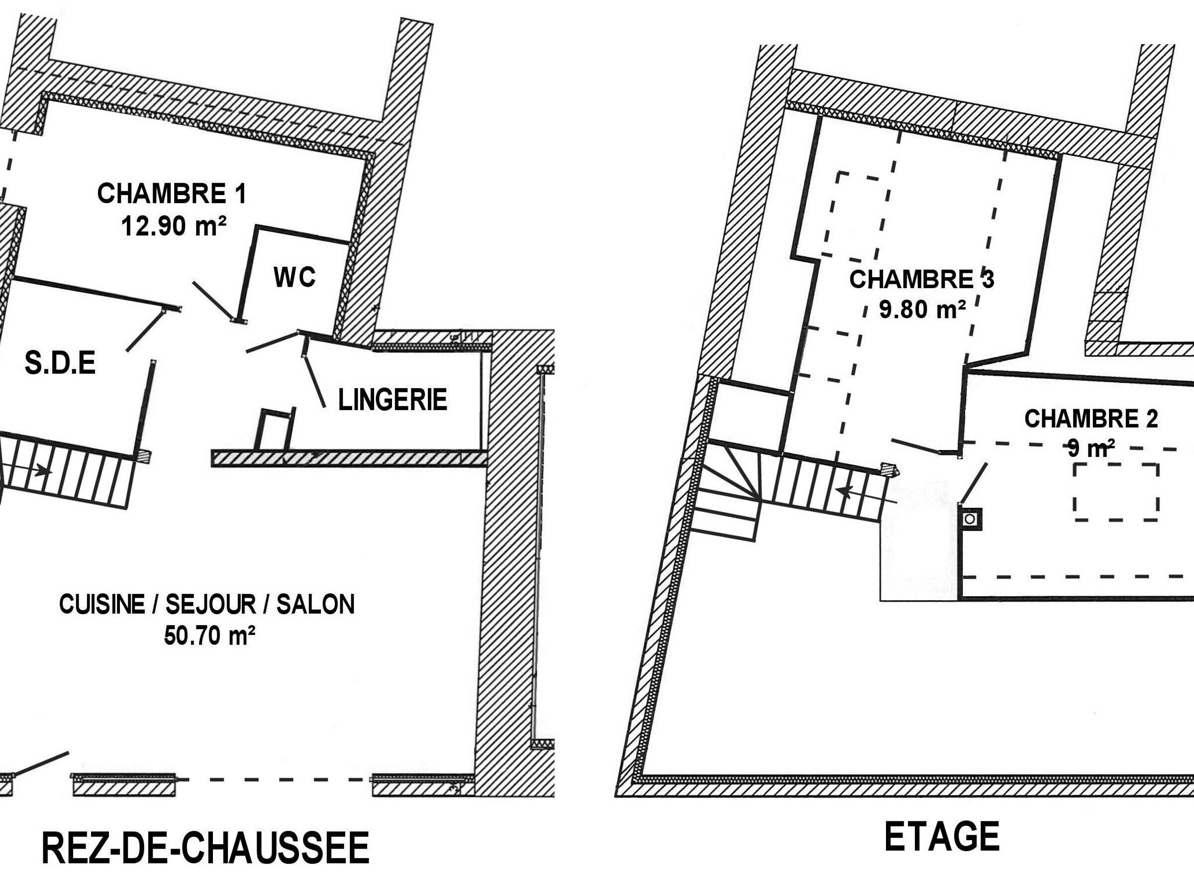 A floor plan of a hotel with three rooms, a kitchen, and a bathroom.