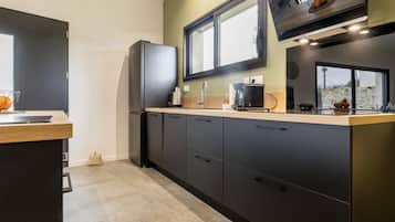 Réfrigérateur, micro-ondes, four, lave-vaisselle