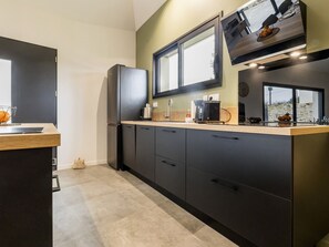 Refrigerador, microondas, horno, lavavajillas