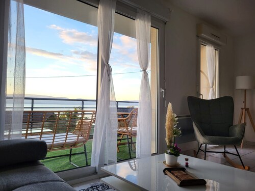 Appartement spacieux avec piscine, balcon, parking et wifi à Publier